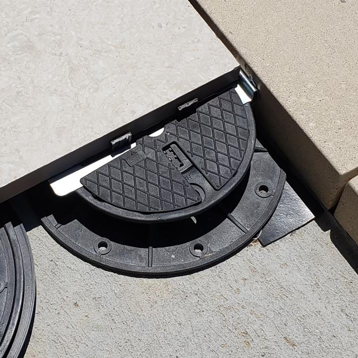 Pedestal Perimeter Clip - Deck Tile Direct Pedestal Perimeter Clip - Deck Tile Direct